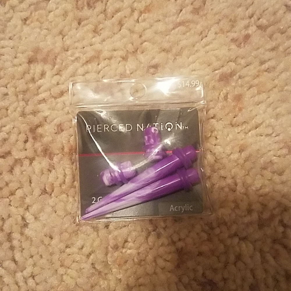 2g (6mm) acrylic plugs and tappers